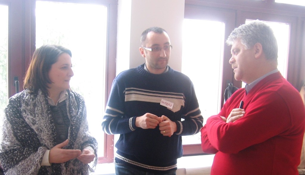 Primarul Căiln Andrei, în discuție cu Sorina Nagy și Ovidiu Popescu, profesori